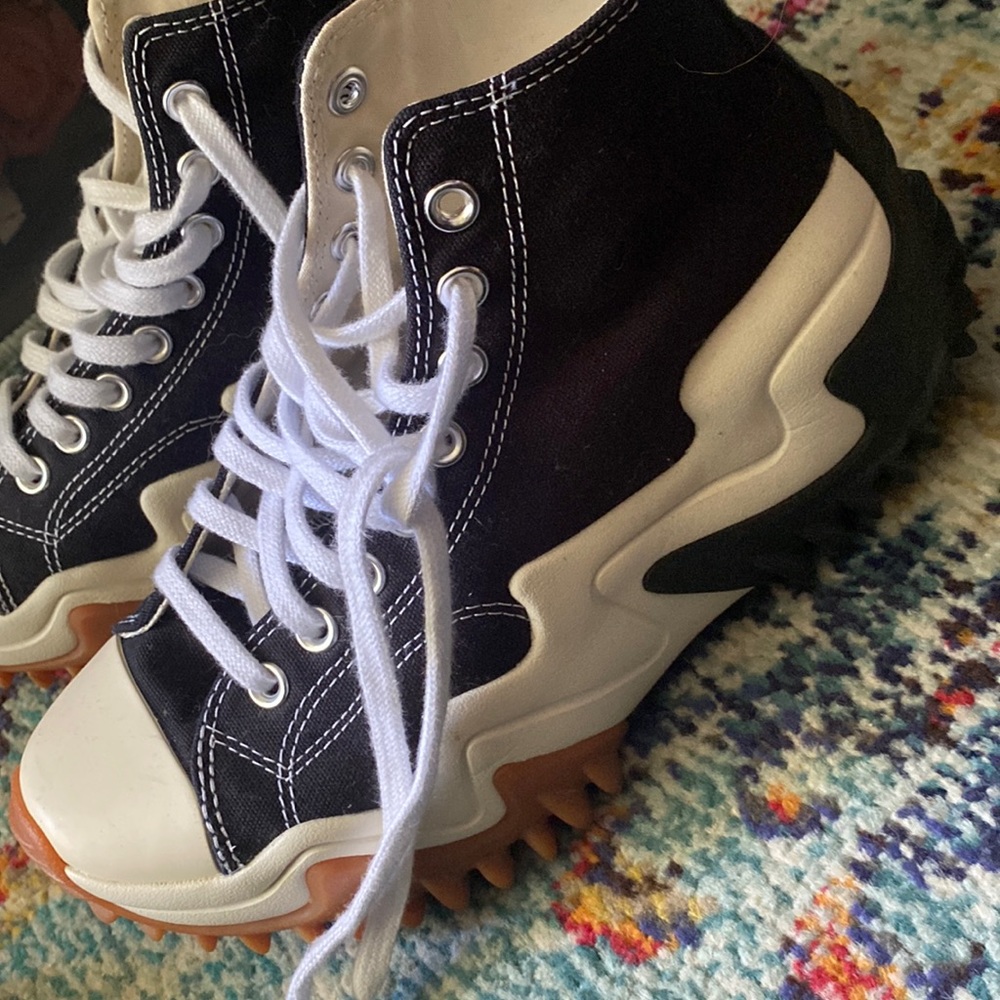 Converse Run Star Hike Motion